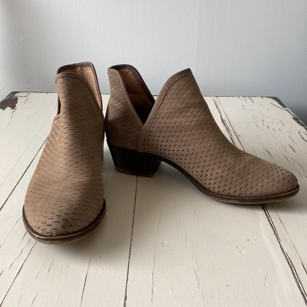 Lucky Brand Bashina Suede Leather Ankle Booties Perforated 8M